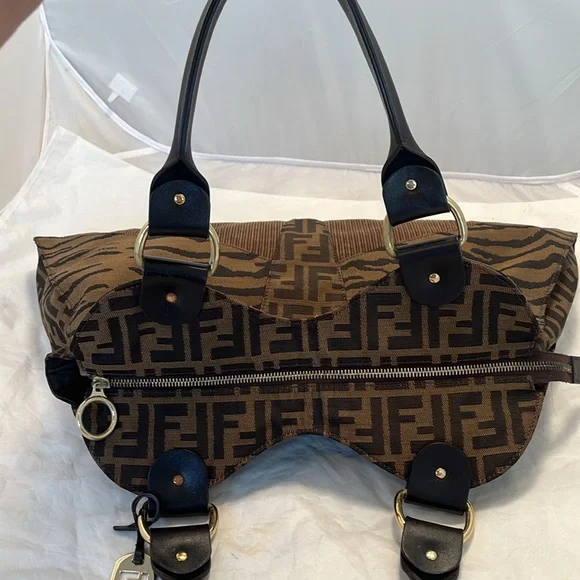 Fendi Devil Trapezio handbag - Picture 7 of 16